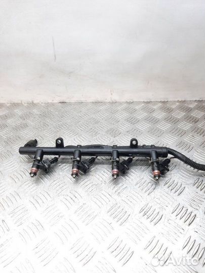 Топливная рампа Renault Scenic 2 1.6 K4M812 2006