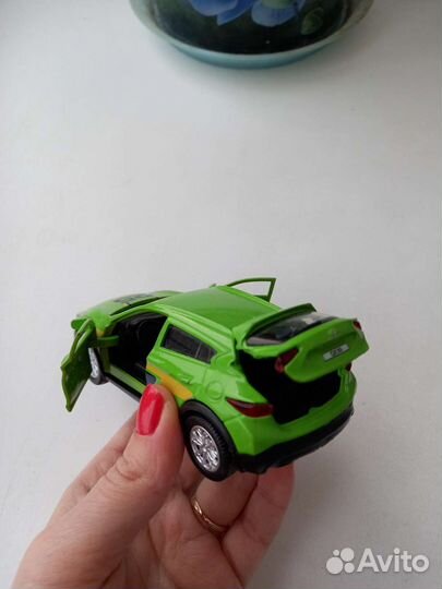 Машина металлическая Infiniti QX30