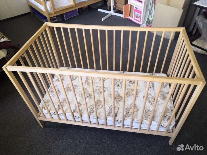 Детская кроватка