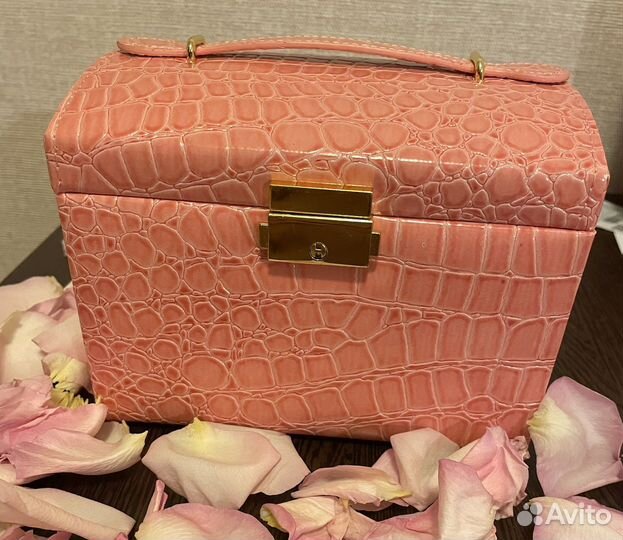 Шкатулка для ювелирных украшений