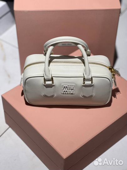 Кожаная белая сумка Miu Miu