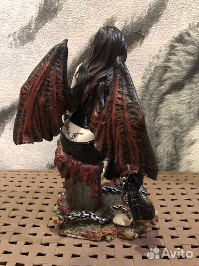 Готическая девушка