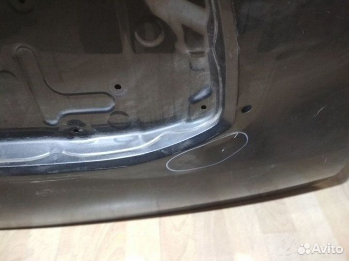 Крышка багажника Toyota