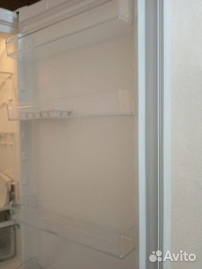 Холодильник indesit DS 4200W