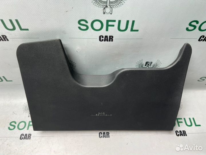 Накладка подушки безопасности колен Toyota Yaris