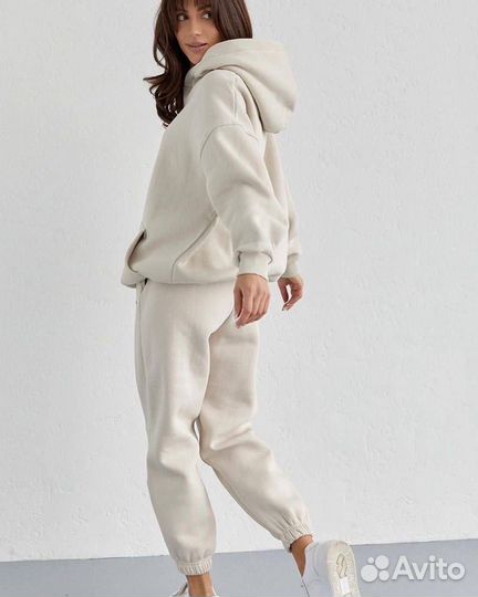 Спортивный костюм женский