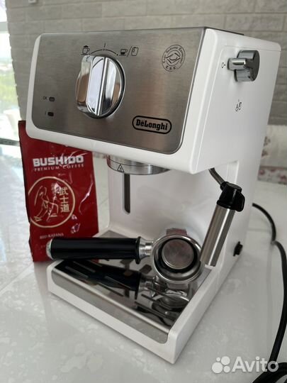 Кофеварка рожковая delonghi