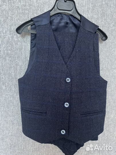 Костюм тройка на мальчика 122