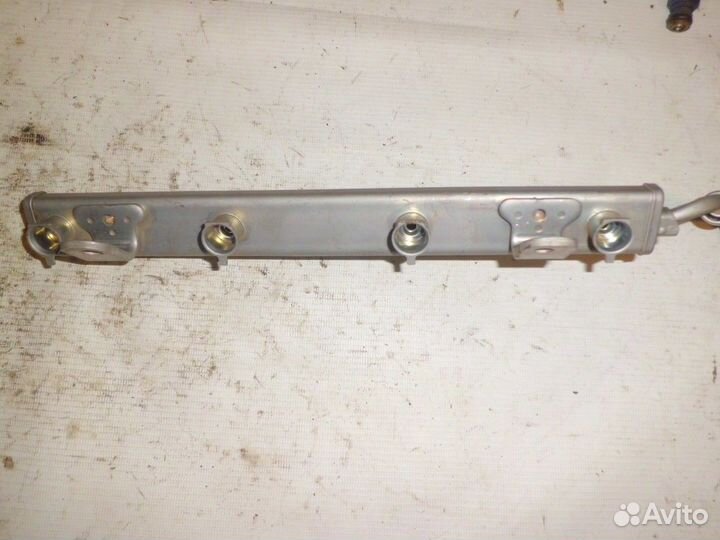 Рейка топливная (рампа) (Nissan X-Trail)