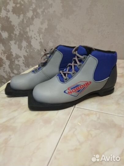 Лыжные ботинки