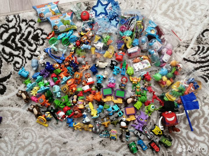 Игрушки из киндера пакетом