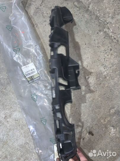 Кронштейн бампера правый Megan 2 новый ориг