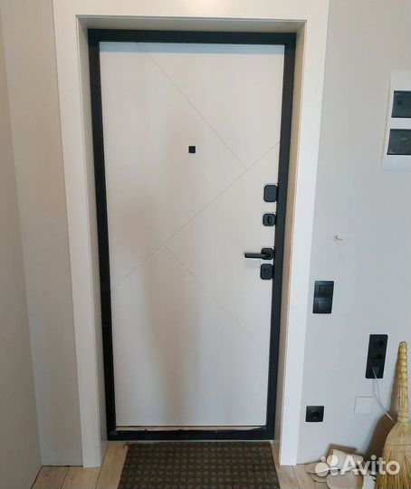 Дверь уличная утепленная в дом или коттедж