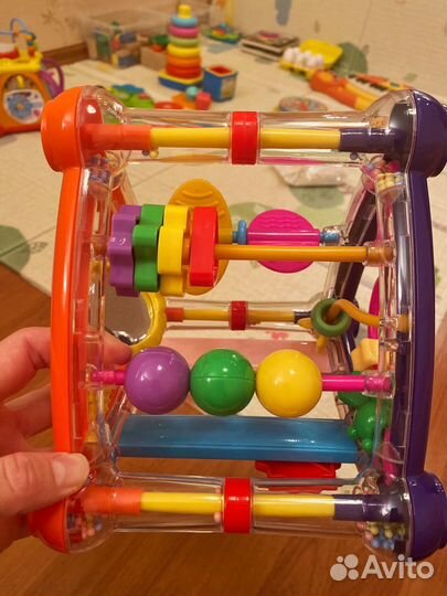 Развивающие игрушки для малышей до года