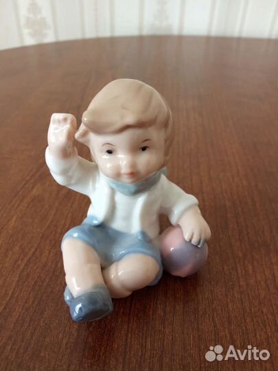 Статуэтка современная