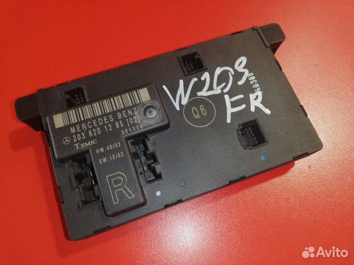 Блок управления дверьми передний правый