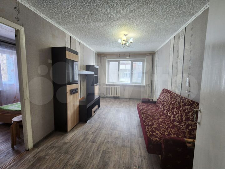 2-к. квартира, 42 м², 3/5 эт.
