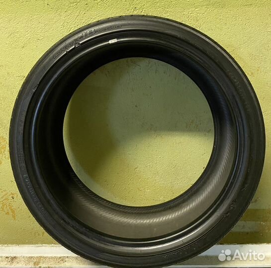 Yokohama Advan dB V551 245/35 R19 93W