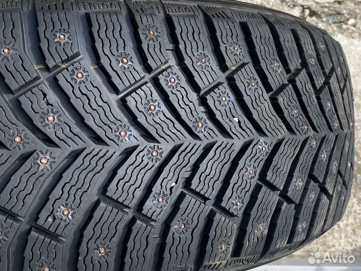 Michelin X-Ice North 4 SUV 235/60 R18 107