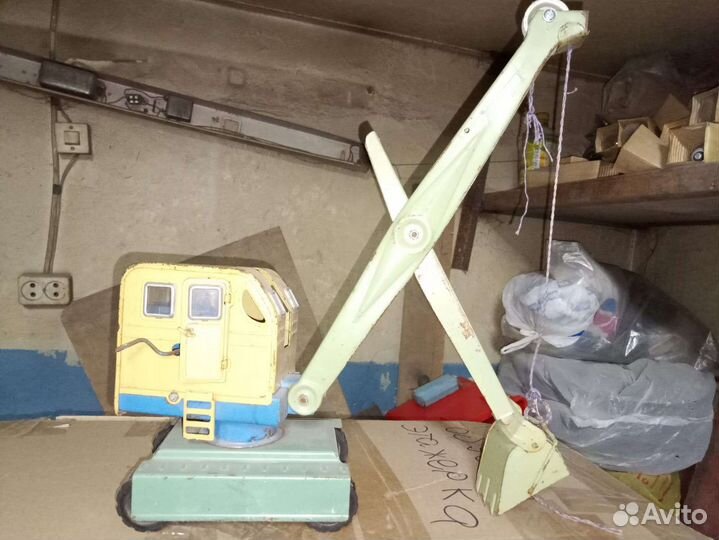 Игрушка экскаватор СССР