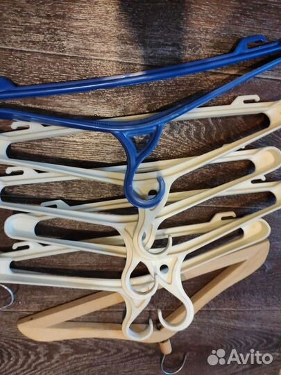 Вешалки - плечики прочные