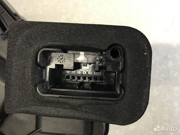 Замок двери задней правой VW Polo (Sed RUS) 2011-2