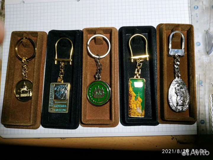 Продам брелоки с эмблемами Ленинграда и Москвы