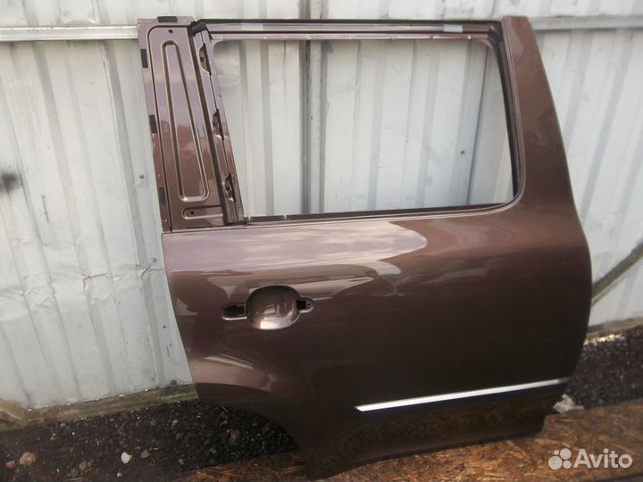 Skoda Yeti Шкода Йети дверь правая задняя