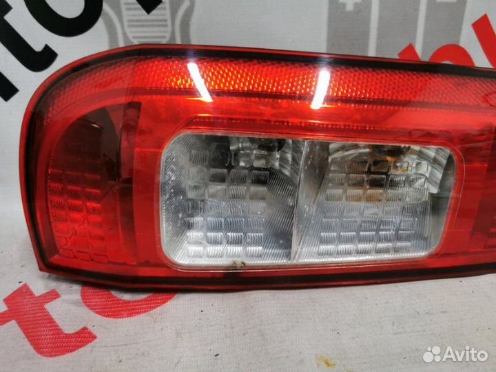 Фонарь задний левый Ford Fusion CBK 1.6 fyja 2006