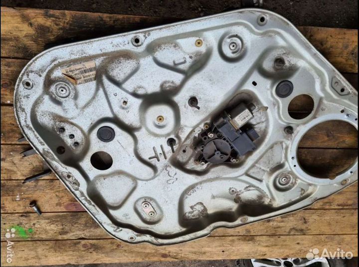 Стеклоподъёмник передний левый Киа Венга