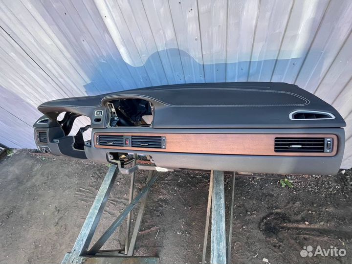 Volvo xc70 торпедо кожа