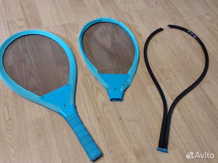Теннисная ракетка