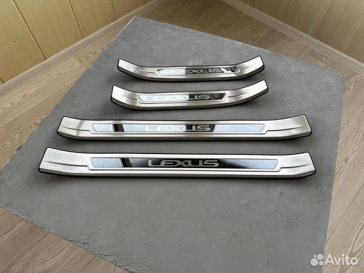 Lexus NX200 (2014-2021) накладки на пороги
