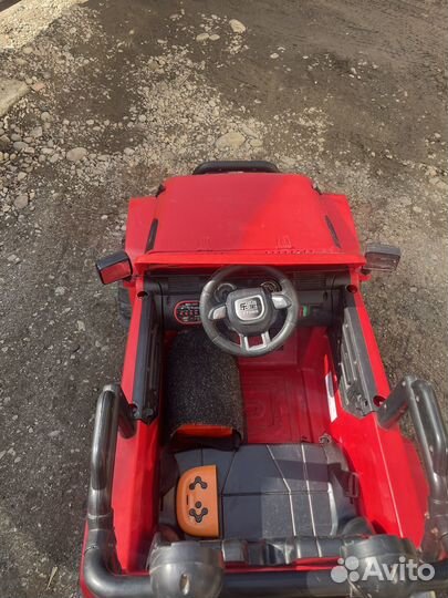 Детский электромобиль jeep wrangler