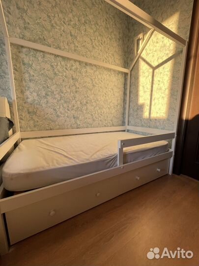 Кровать детская домик