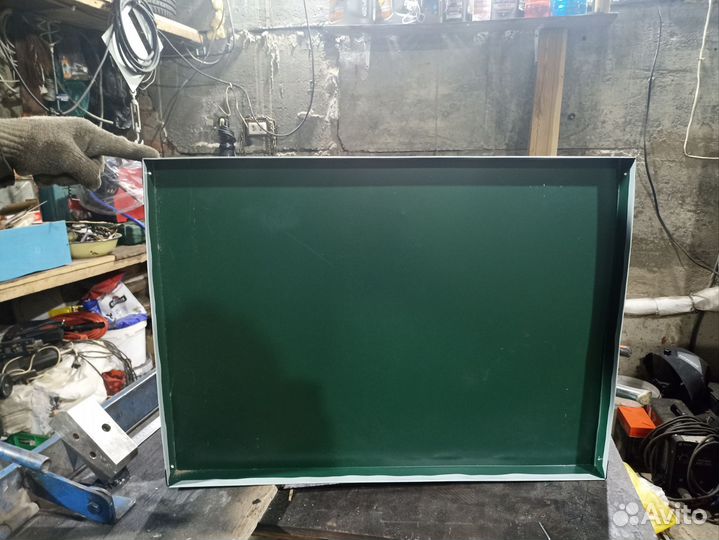 Поддон из металла для клеток кур