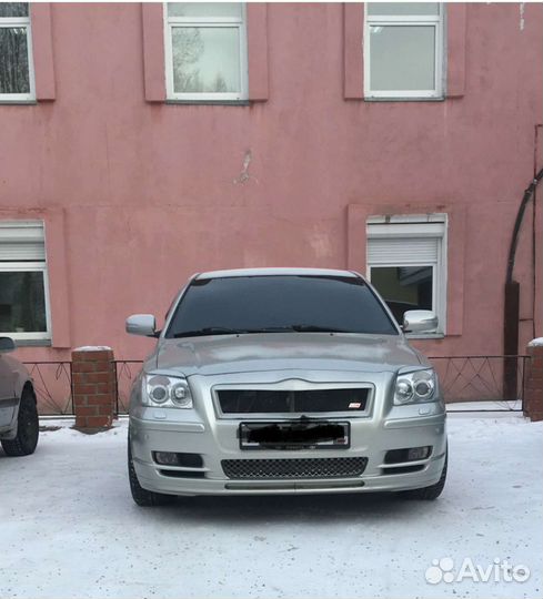 Решетка радиатора тте Toyota Avensis