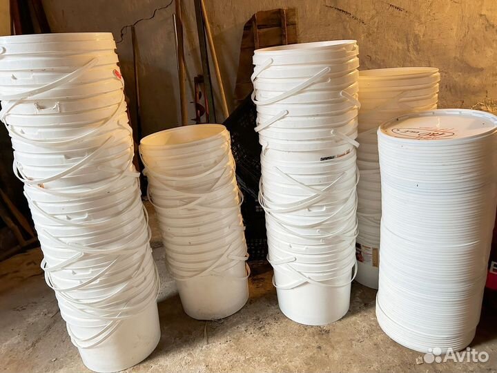 Ведра пластиковые 10л с крышками