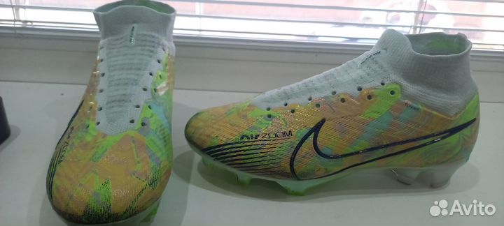 Футбольные бутсы nike