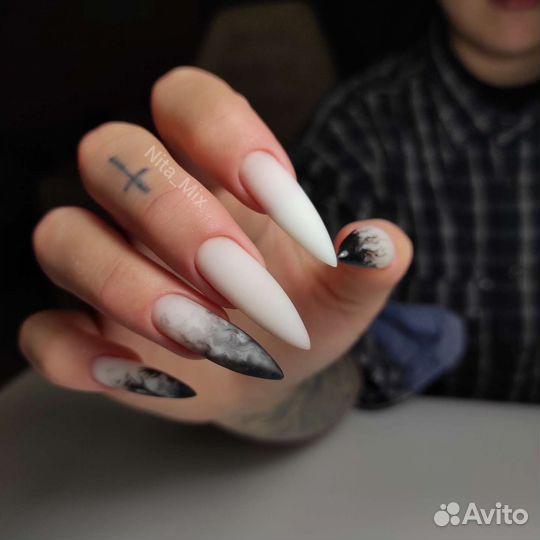 Маникюр, педикюр, наращивание ногтей