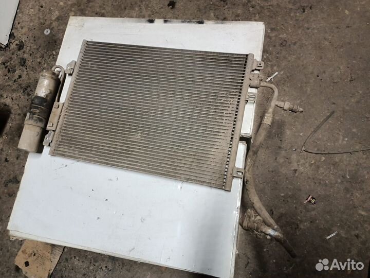 Радиатор кондиционера на renault logan 1