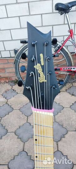 Электрогитара