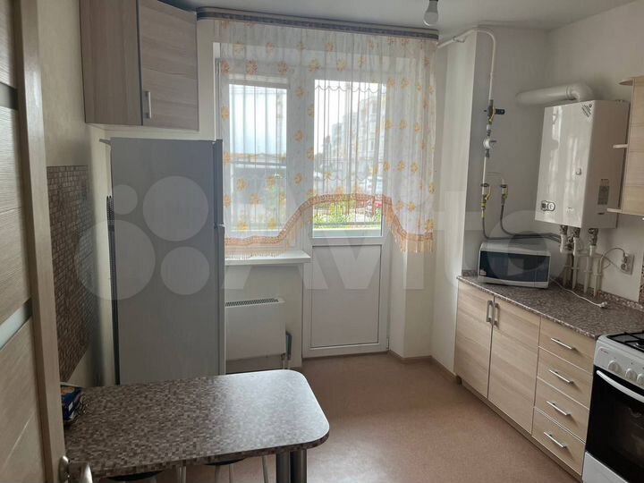 2-к. квартира, 52 м², 2/4 эт.