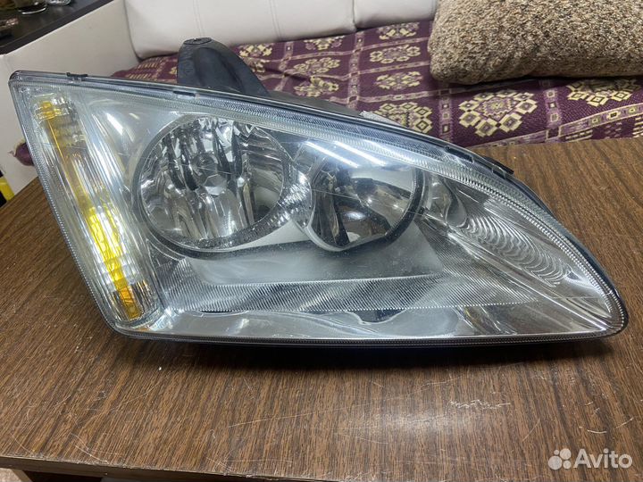 Фара правая Ford Focus 2 дорестайлинг 05-08г
