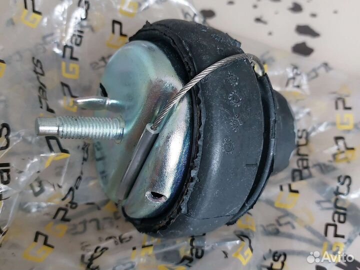 Опора двигателя, передняя на volvo 850