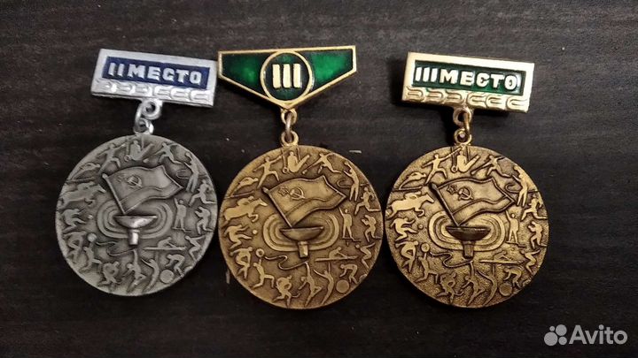 Значки и медали СССР