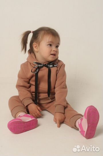 Детский костюм новый на мальчика и девочку