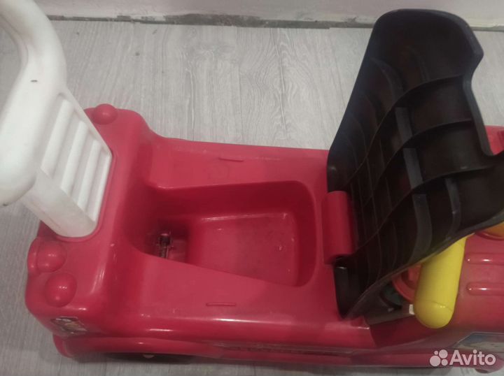 Детская машинка каталка с ручкой