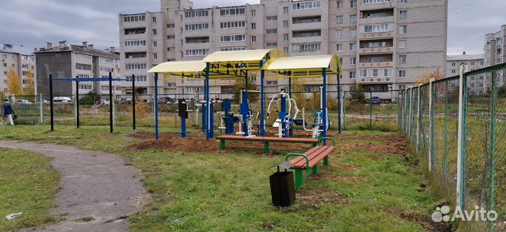 Спортивная площадка воркаут уличный тренажер