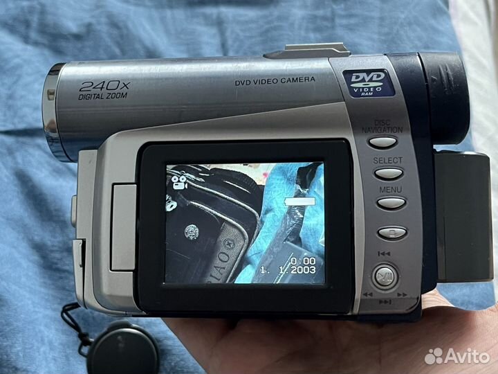 Видеокамера Panasonic VDR-M30